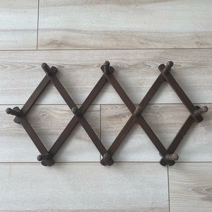 Vintage expandable coat rack